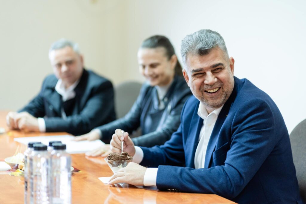 Ciolacu și Ciucă, dezbatere exclusivă la Antena 3: o demonstrație de forță sau o evitare a competiției? 1 Ciolacu și Ciucă, dezbatere exclusivă la Antena 3: o demonstrație de forță sau o evitare a competiției?