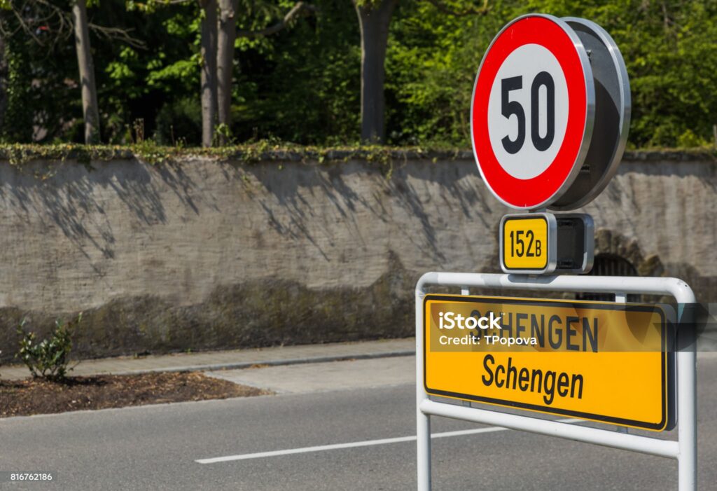 România va adera complet la Spațiul Schengen la 1 ianuarie 2025, anunță premierul Marcel Ciolacu de la Budapesta 1 istockphoto 816762186 2048x2048 2