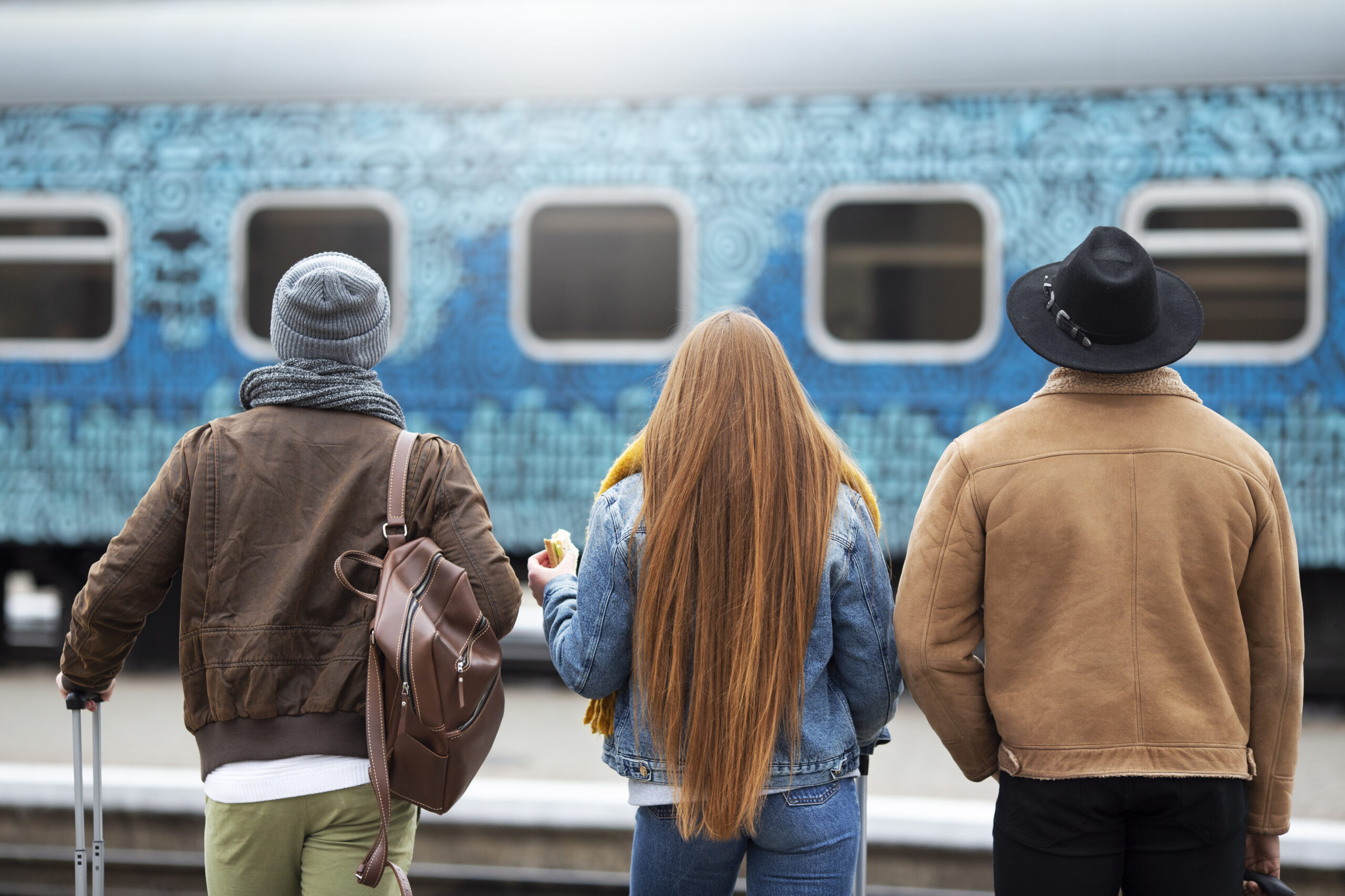 Aproape 1.500 de tineri români vor putea călători gratuit prin Europa cu trenul datorită programului DiscoverEU