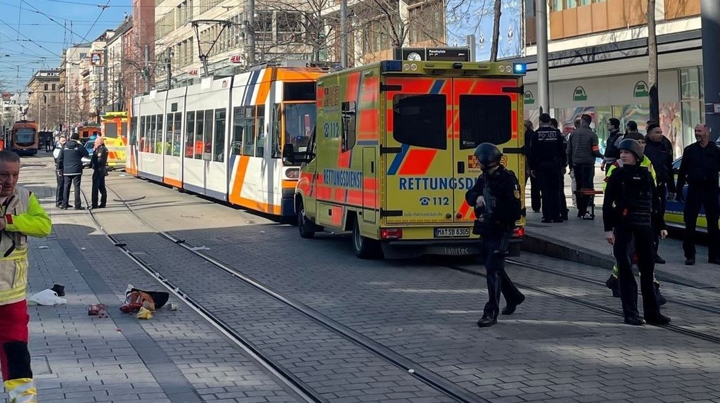 Tragedie în Mannheim: un autoturism a intrat într-o mulțime de oameni, făcând mai multe victime
